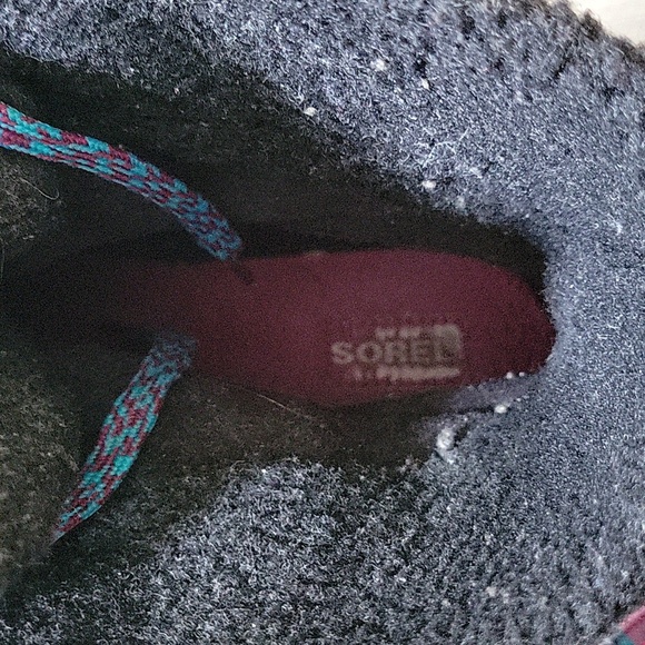 Sorel snow boots size 9 - Picture 5 of 8